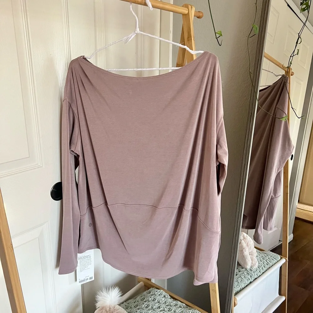 NWT lululemon Drapey Softstreme off-the-shoulder long sleeve top- size M - Picture 2 of 7
